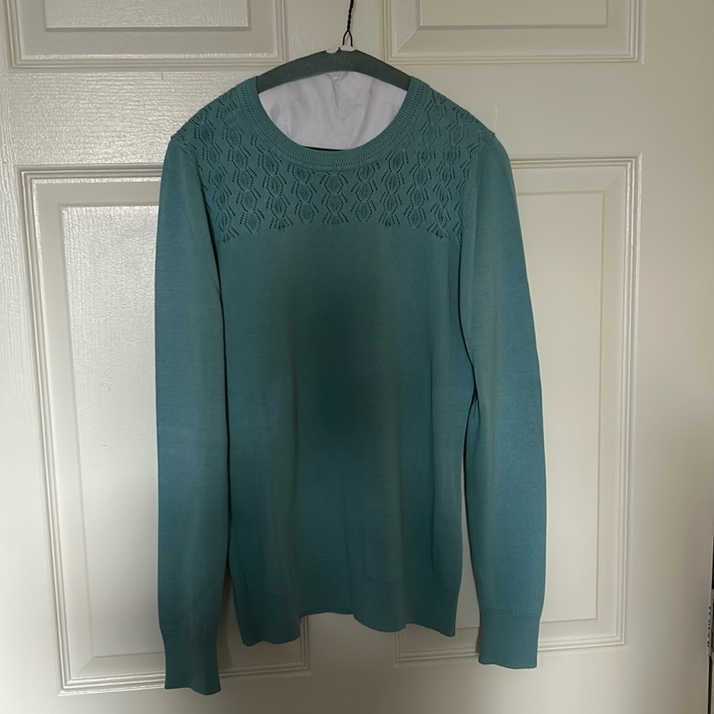 Banaba Republic Crew Neck Sweater